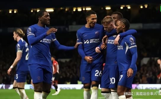 LOL衍生卡牌游戏《符文战场》英文版预购火爆 服务器爆了！