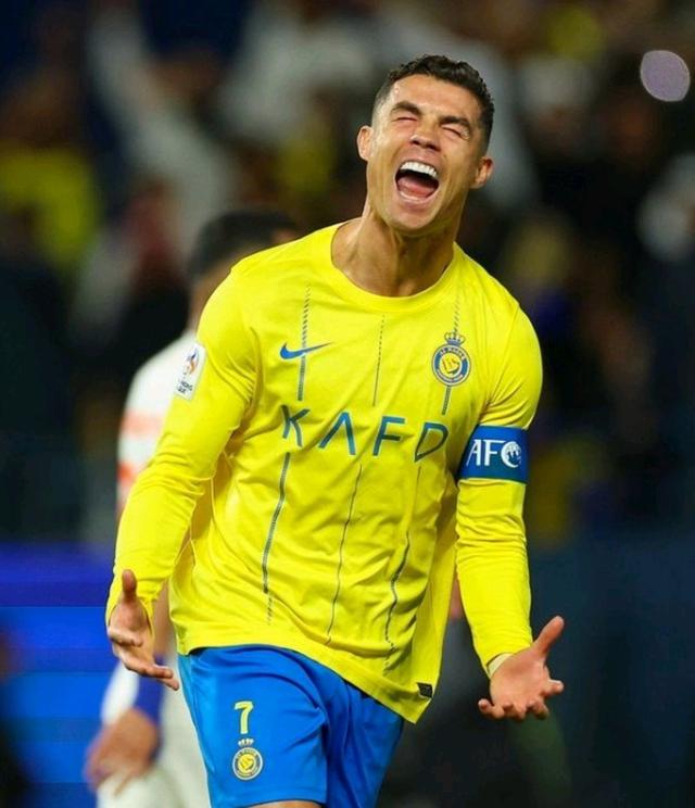 C罗亚冠二级首秀只踢半场