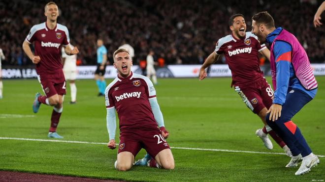 科尔2T+库里6犯！勇士1分惜败，主裁把话挑明，小卡拒绝接受采访